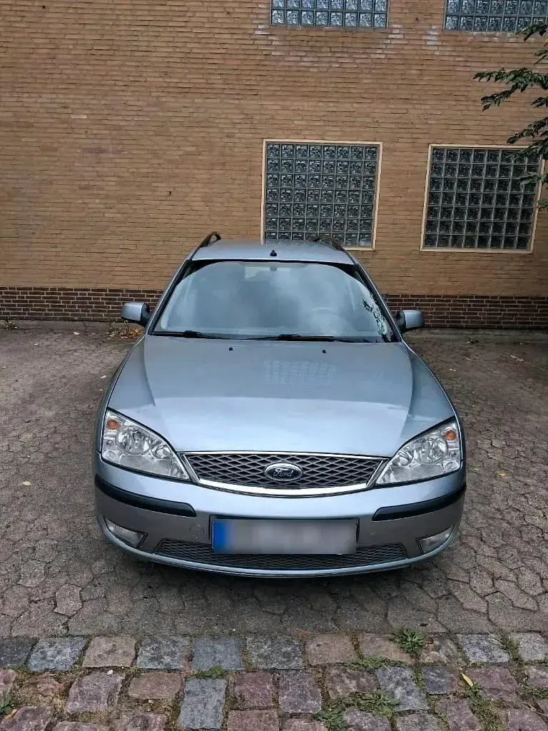 Gebraucht Ford Mondeo 130 PS (95 kW) 2007 Silber Kombi