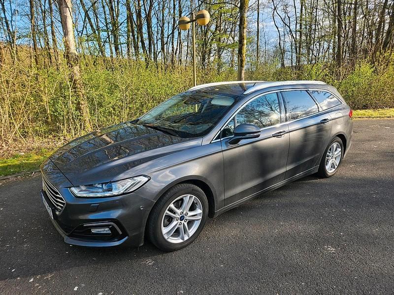 Gebraucht Ford Mondeo Titanium 150 PS (110 kW) 2019 Grau Kombi