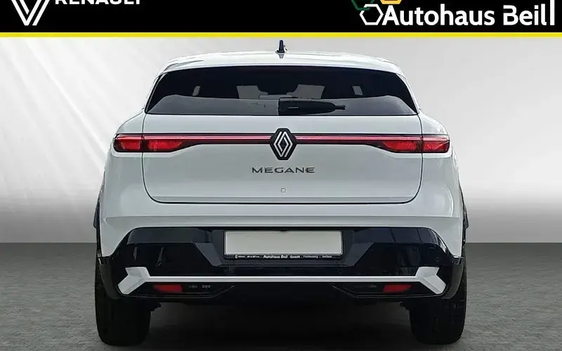 Używany Renault Megane E-Tech Techno 161 kW (220 KM) 2022 Biały Sedan/Limuzyna