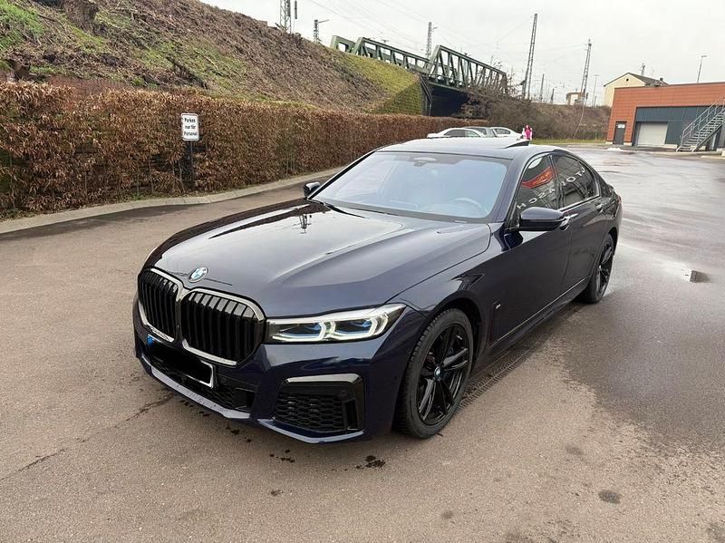 Gebraucht BMW 750 Performance 400 PS (294 kW) 2020 Blau Limousine