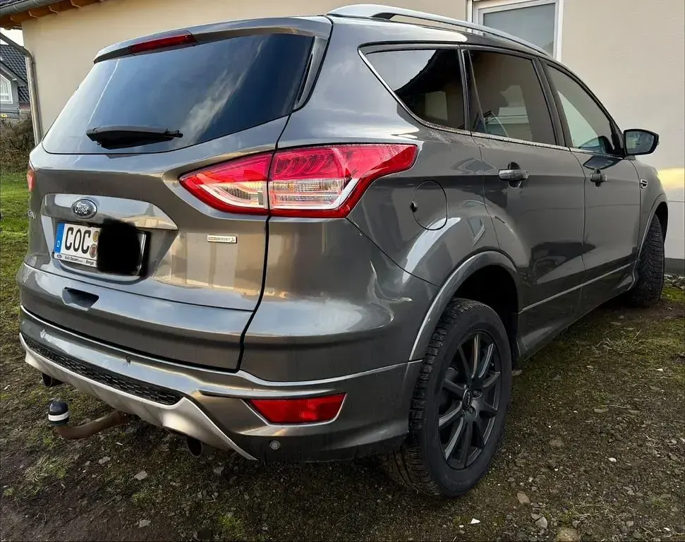 Gebraucht Ford Kuga Individual 182 PS (133 kW) 2014 Grau SUV
