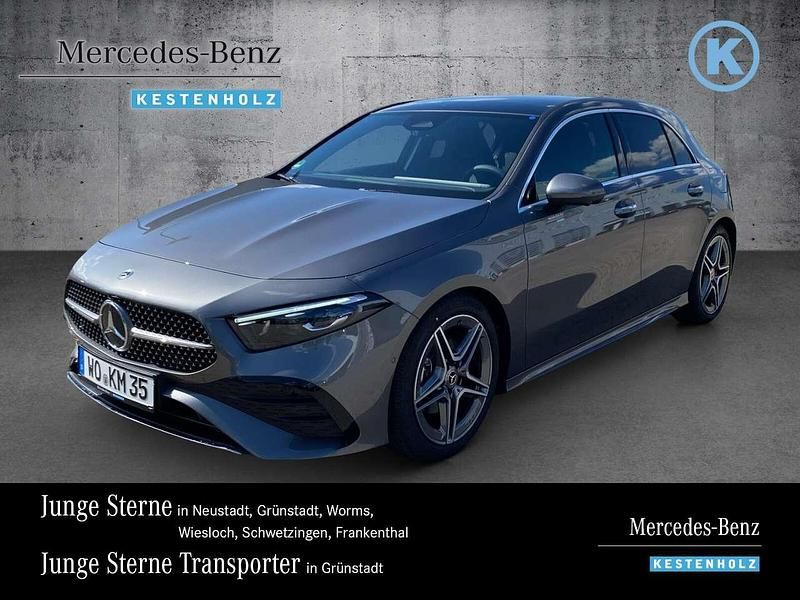 lack mountaingrau Gebraucht 2025 Mercedes A200 AMG line Limousine | 41.440 € - Bild 1/4