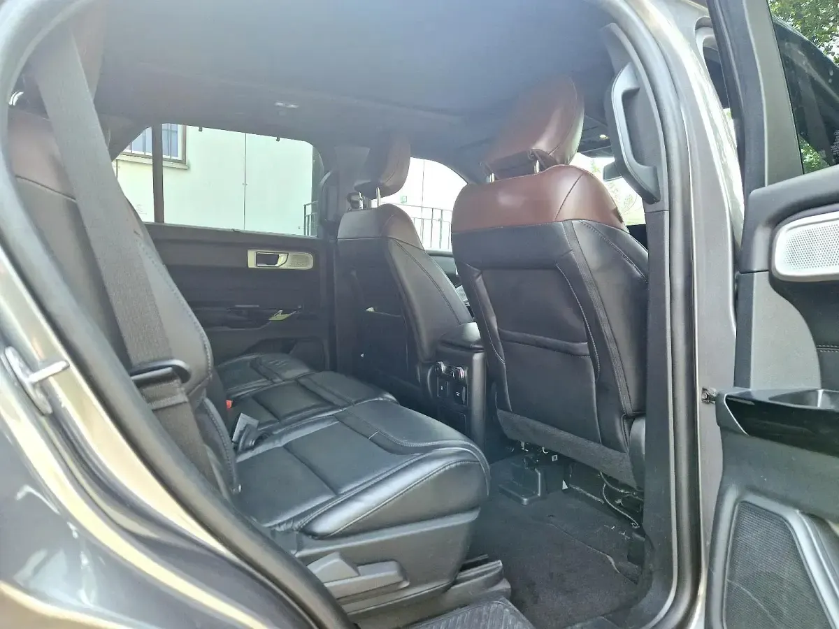 Gebraucht Ford Explorer Platinum 457 PS (336 kW) 2023 Grau SUV