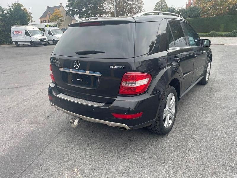 Gebraucht Mercedes ML350 211 PS (155 kW) 2009 Schwarz SUV