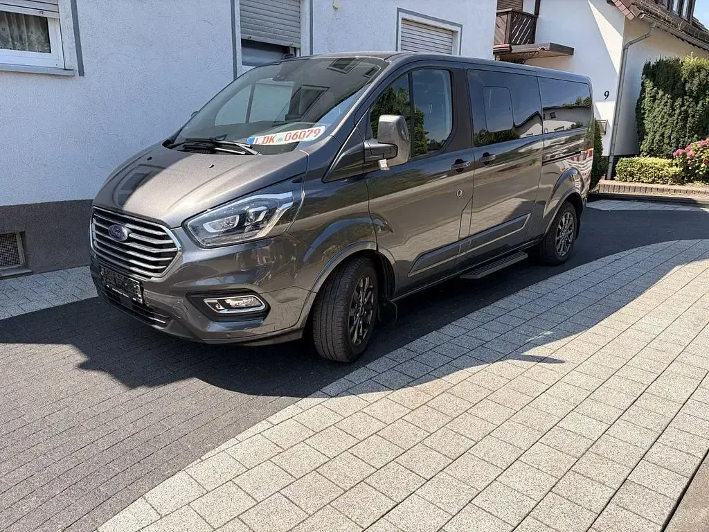 Gebraucht Ford Tourneo Custom Titanium X 185 PS (136 kW) 2022 Grau Van