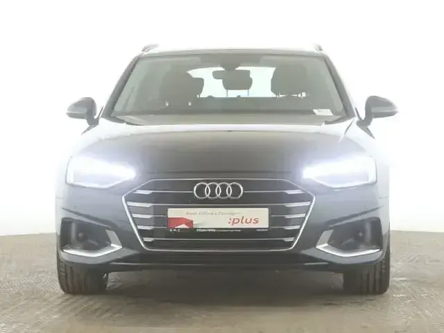 Używany Audi A4 Advanced Plus 204 KM (150 kW) 2023 Szary Kombi
