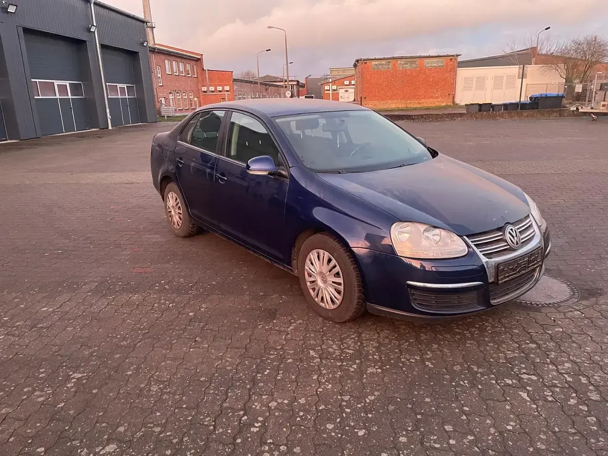 Brugt VW Jetta 102 HK (75 kW) 2006 Blå Sedan