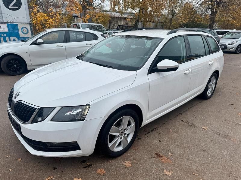 Weiß Gebraucht 2019 Skoda Octavia Kombi | 9.900 € (Superpreis) - Bild 1/4