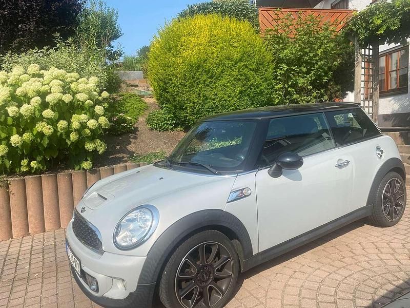 Silber Gebraucht 2013 Mini Cooper SD Kleinwagen | 9.900 € (Guter Preis) - Bild 1/1
