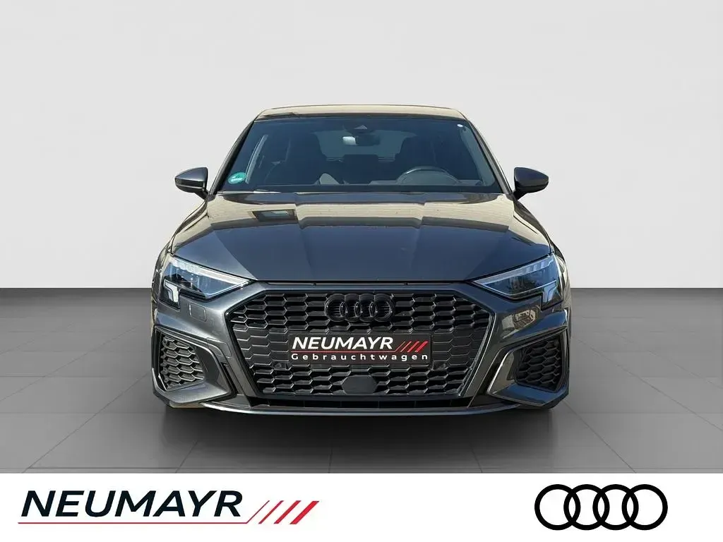 Gebraucht Audi A3 S-Line 150 PS (110 kW) 2022 Daytonagrau perleffekt Limousine
