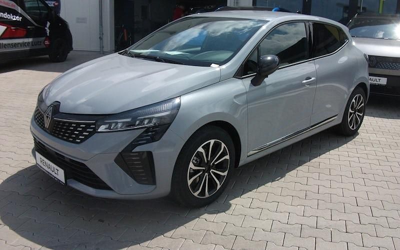 Neu Renault Clio V Techno 100 PS (73 kW) 2025 Grau Limousine