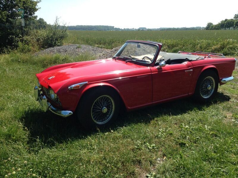 Rot Gebraucht 1967 Triumph TR4 Cabrio | 22.999 € - Bild 1/4