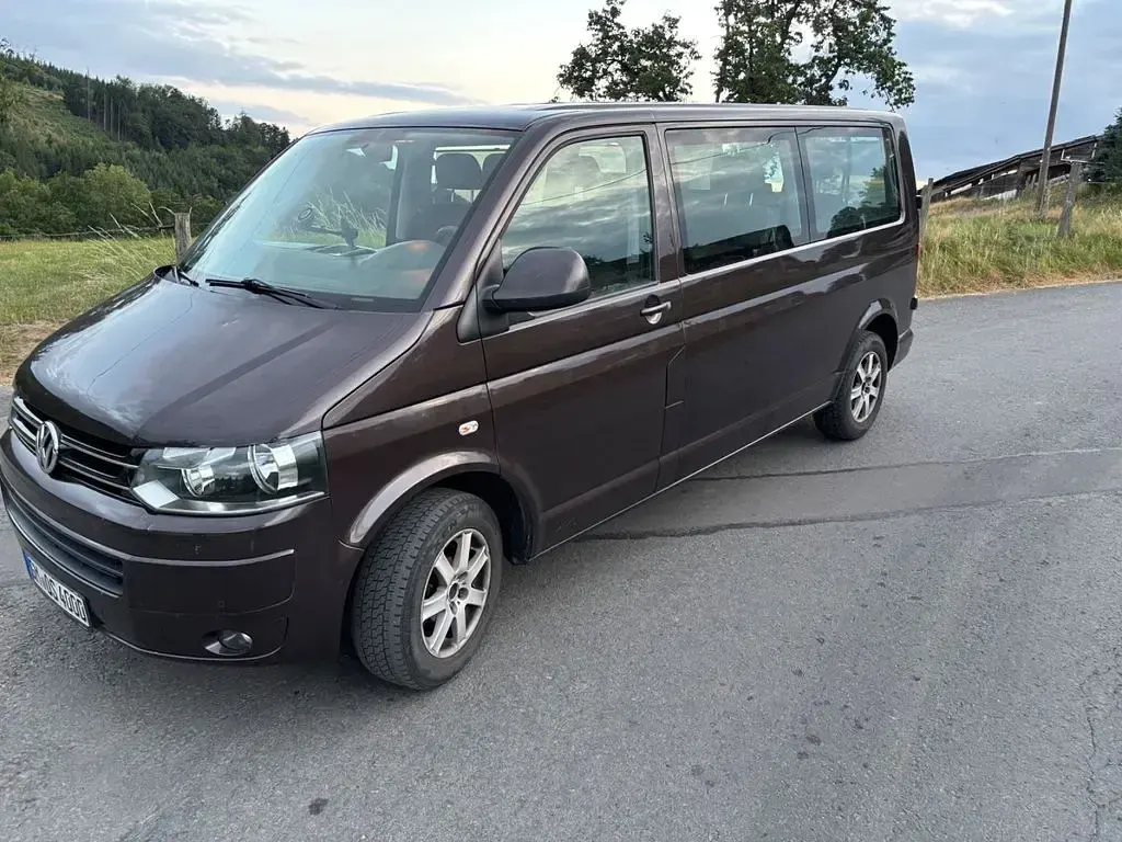 Gebraucht VW Caravelle 140 PS (102 kW) 2012 Violett Van