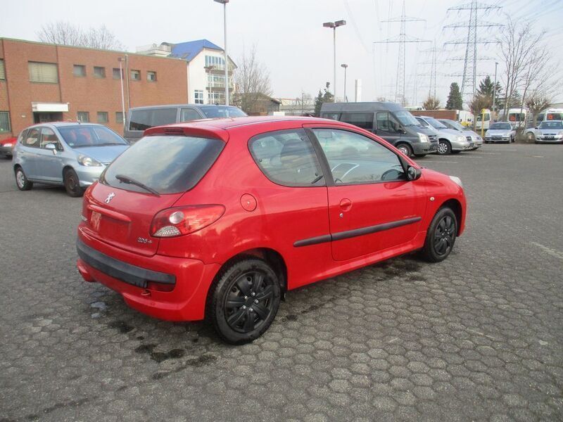 Gebraucht Peugeot 206+ 75 PS (55 kW) 2009 Rot Kleinwagen