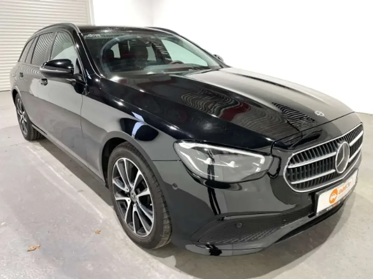Gebraucht Mercedes E220 194 PS (142 kW) 2021 Schwarz Kombi