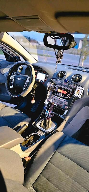 Gebraucht Ford Mondeo 160 PS (117 kW) 2009 Grau Kombi