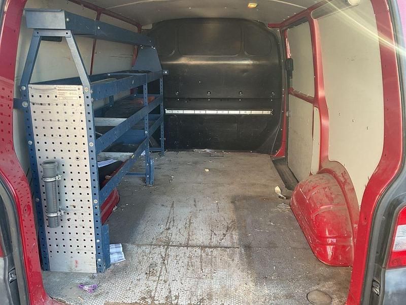 Gebraucht VW Transporter 102 PS (75 kW) 2015 Rot Van