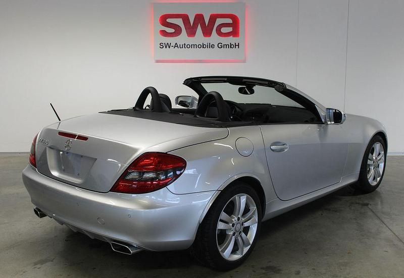 Gebraucht Mercedes SLK350 306 PS (225 kW) 2008 Silber Cabrio