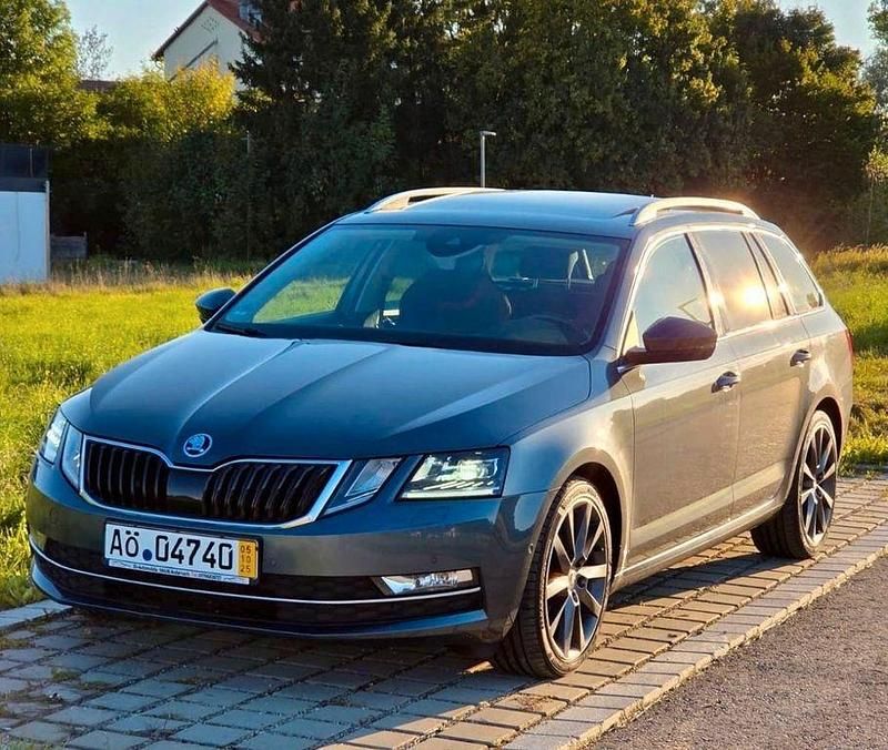 Grau Gebraucht 2018 Skoda Octavia Ambition Kombi | 9.700 € (Etwas zu teuer) - Bild 1/4
