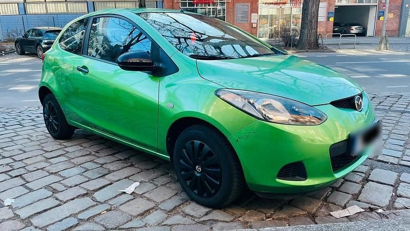 Gebraucht Mazda 2 75 PS (55 kW) 2009 Grün Kleinwagen