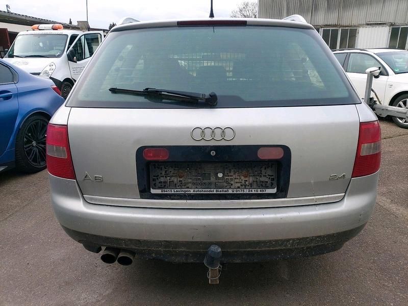 Usado Audi A6 165 HP (121 kW) 1999 Prateado Carrinha