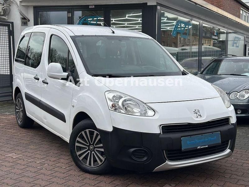 Gebraucht Peugeot TePee 92 PS (67 kW) 2014 Weiß Van / Kleinbus