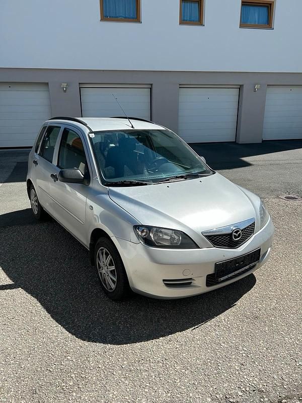 Second-hand Mazda 2 75 CP (55 kW) 2003 Argintiu Hatchback