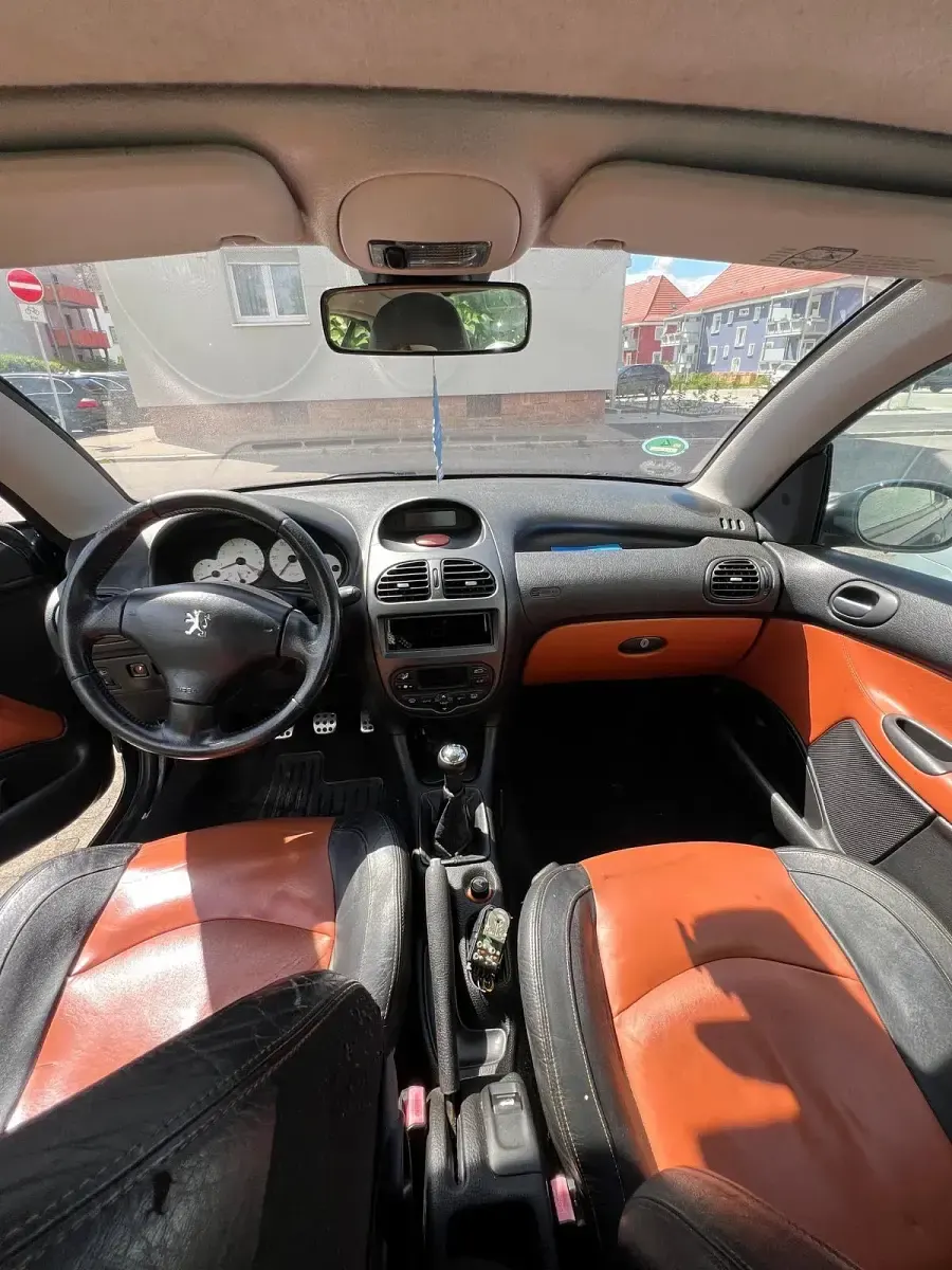 Gebraucht Peugeot 206 CC 136 PS (100 kW) 2002 Schwarz Cabrio