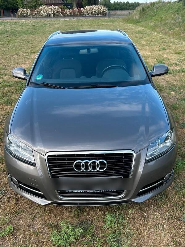 Grau Gebraucht 2012 Audi A3 Limousine | 7.499 € (Superpreis) - Bild 1/4