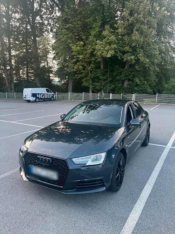 Grau Gebraucht 2017 Audi A4 S-Line Limousine | 17.800 € (Fairer Preis) - Bild 1/4