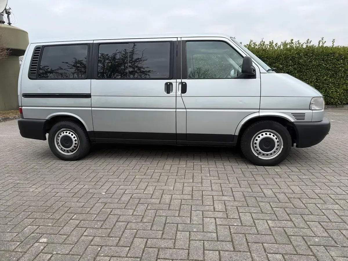 Usado VW T4 102 HP (75 kW) 2002 Prateado Van