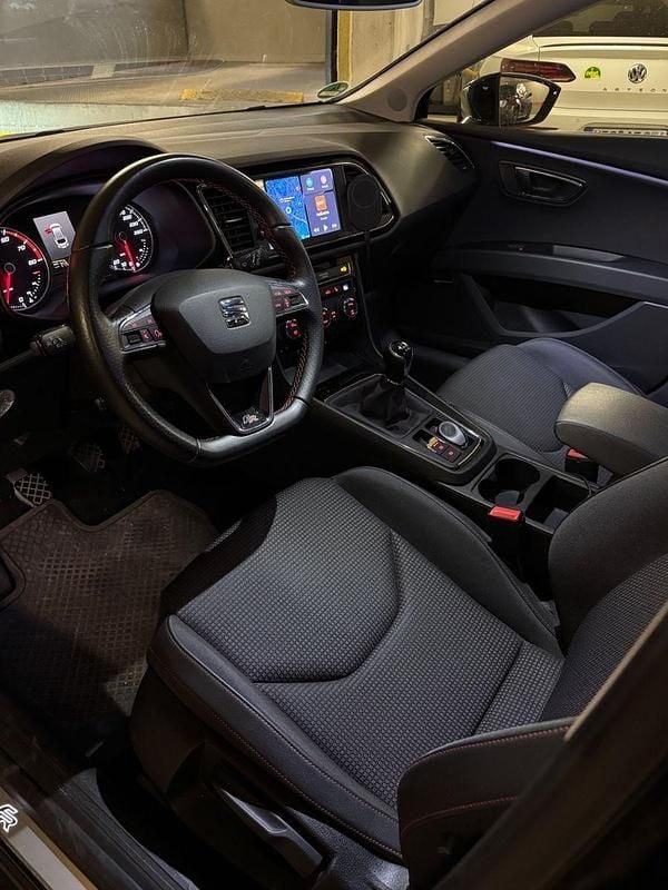 Używany Seat Leon FR 125 KM (91 kW) 2018 Czarny Kombi