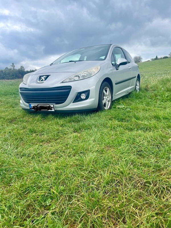 Silber Gebraucht 2010 Peugeot 207 Kleinwagen | 3.200 € - Bild 1/4