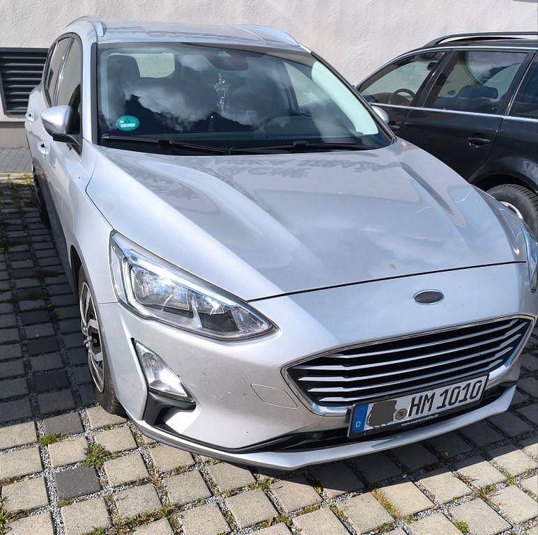 Silber Gebraucht 2019 Ford Focus Limousine | 8.500 € (Superpreis) - Bild 1/4