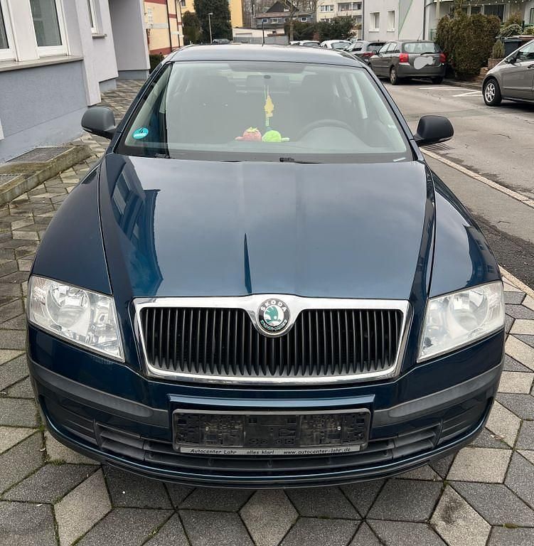 Gebraucht Skoda Octavia Family 102 PS (75 kW) 2012 Grün Limousine
