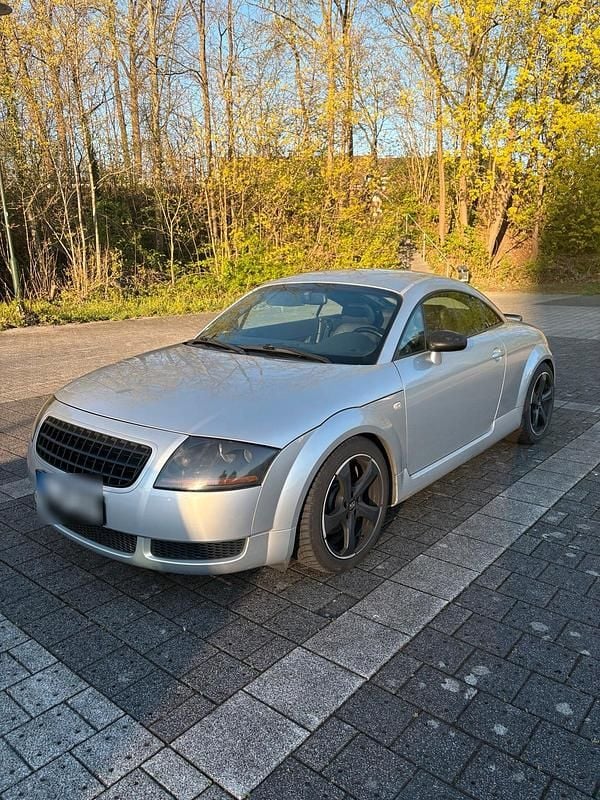 Second-hand Audi TT 180 CP (132 kW) 2000 Argintiu Coupe