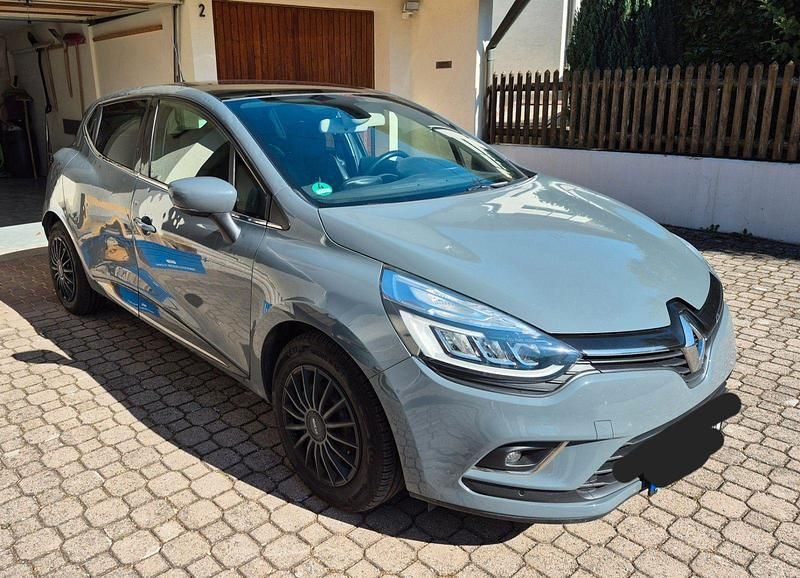 Grau Gebraucht 2019 Renault Clio IV LIMITED Kleinwagen | 7.999 € (Superpreis) - Bild 1/4