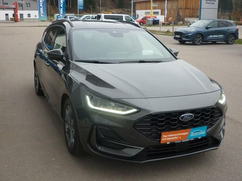 Gebraucht Ford Focus ST-Line X 116 PS (85 kW) 2025 Grau Limousine