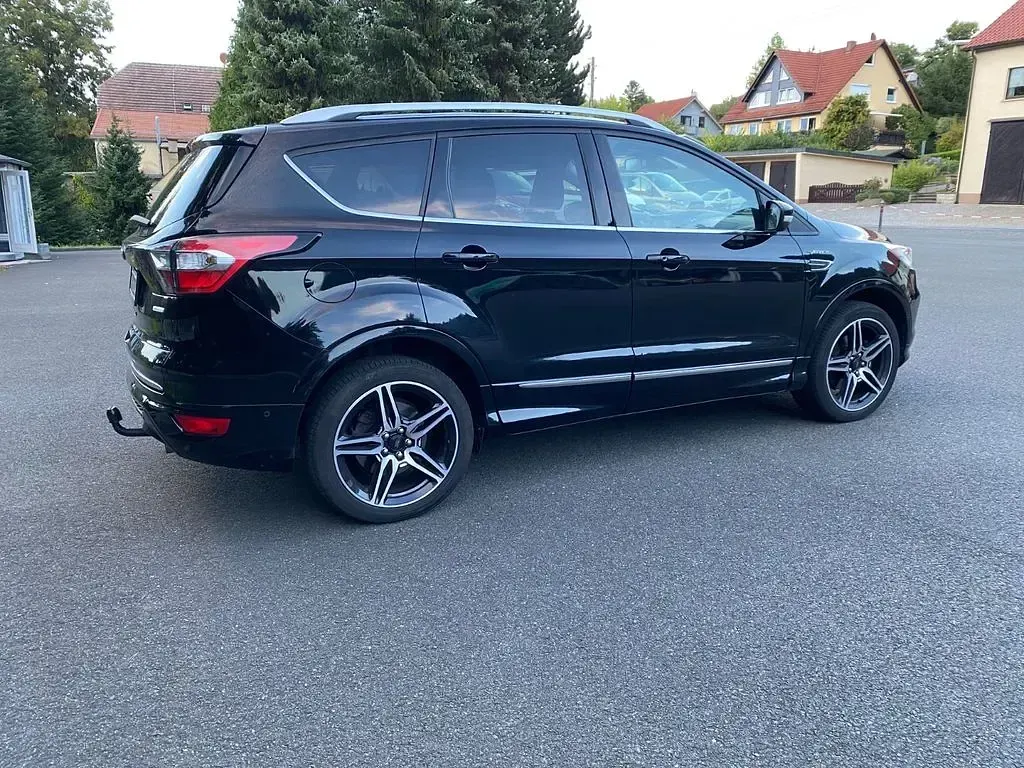 Gebraucht Ford Kuga Vignale 182 PS (133 kW) 2017 Shadow black SUV