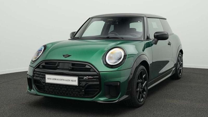 Grün Gebraucht 2024 Mini John Cooper Works Kleinwagen | 31.372 € (Superpreis) - Bild 1/4