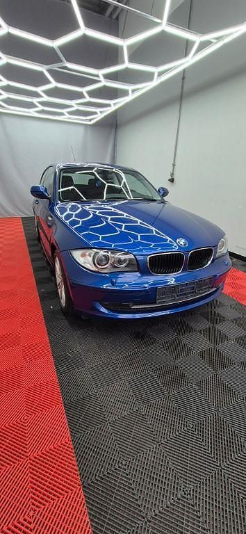 Blau Gebraucht 2010 BMW 116 Kleinwagen | 7.500 € (Teuer) - Bild 1/4