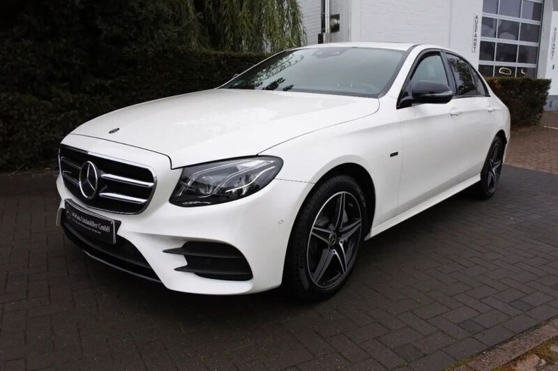 Weiß Gebraucht 2019 Mercedes E300 AMG Limousine | 43.750 € - Bild 1/4