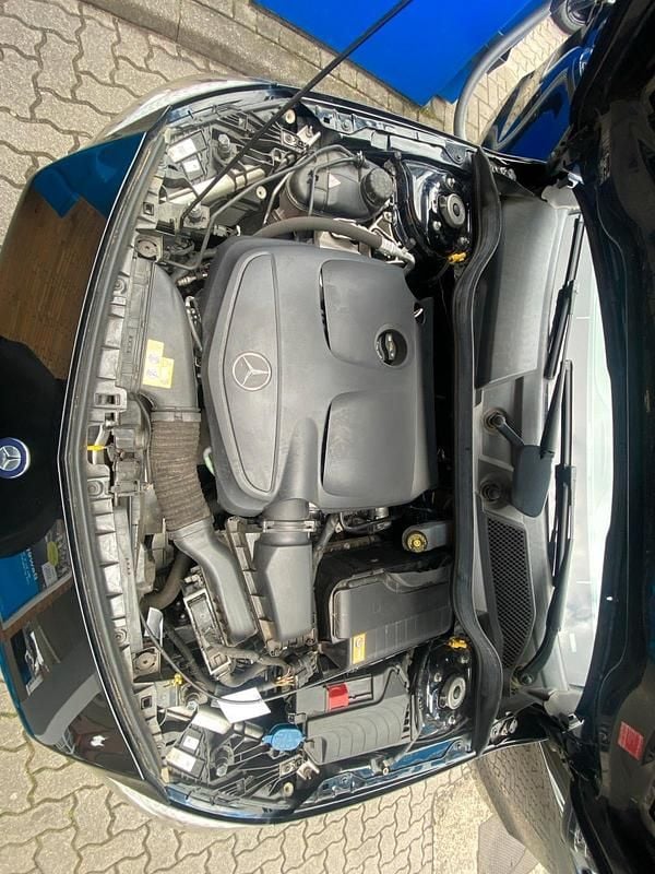 Gebraucht Mercedes A160 102 PS (75 kW) 2016 Schwarz Limousine