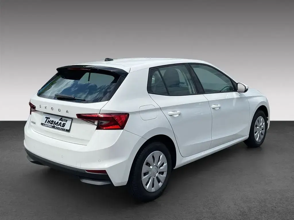 Gebraucht Skoda Fabia Active 65 PS (47 kW) 2022 Candyweiß Kleinwagen