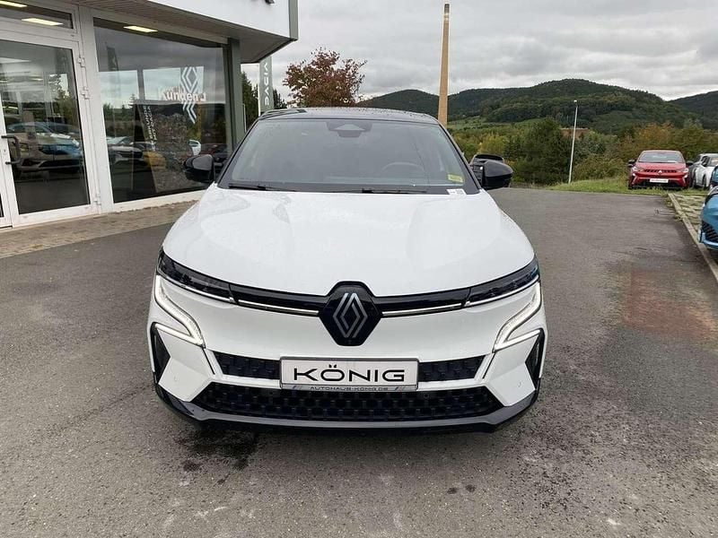 Gebraucht Renault Megane E-Tech Iconic 160 kW (218 PS) 2022 Weiss 369 + schwarz gne Limousine
