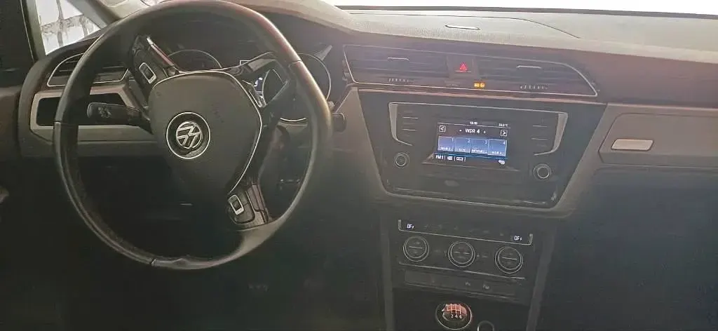 Gebraucht VW Touran 115 PS (84 kW) 2016 Grau Van / Kleinbus