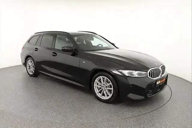 Gebraucht BMW 330 M Sport 286 PS (210 kW) 2025 Schwarz Limousine