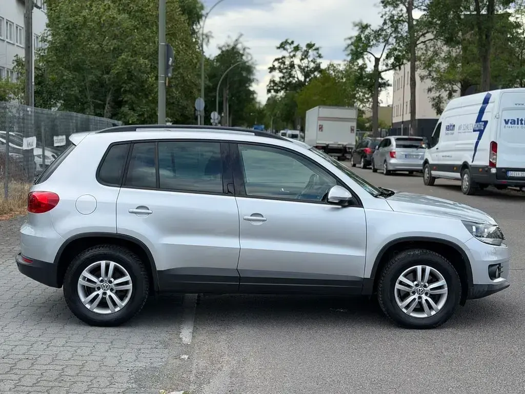 Gebraucht VW Tiguan 122 PS (89 kW) 2013 Silber SUV