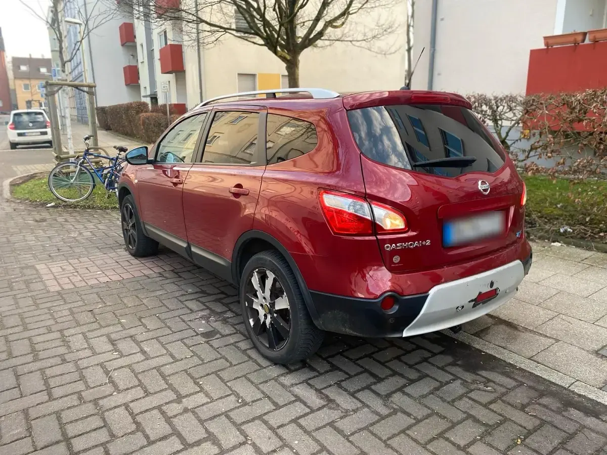 Gebraucht Nissan Qashqai +2 110 PS (80 kW) 2011 Rot SUV