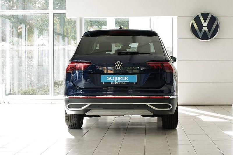 Gebraucht VW Tiguan Allspace Elegance 200 PS (147 kW) 2022 Atlantic blue metallic SUV